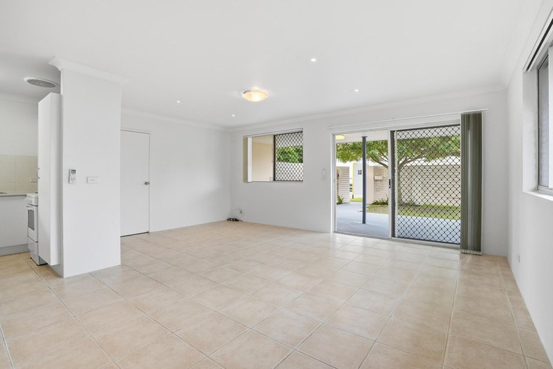 Photo - 2/7 Wilpark Crescent, Currumbin Waters QLD 4223 - Image 7