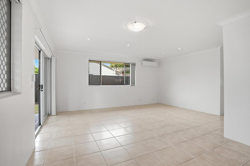 Photo - 2/7 Wilpark Crescent, Currumbin Waters QLD 4223 - Image 8