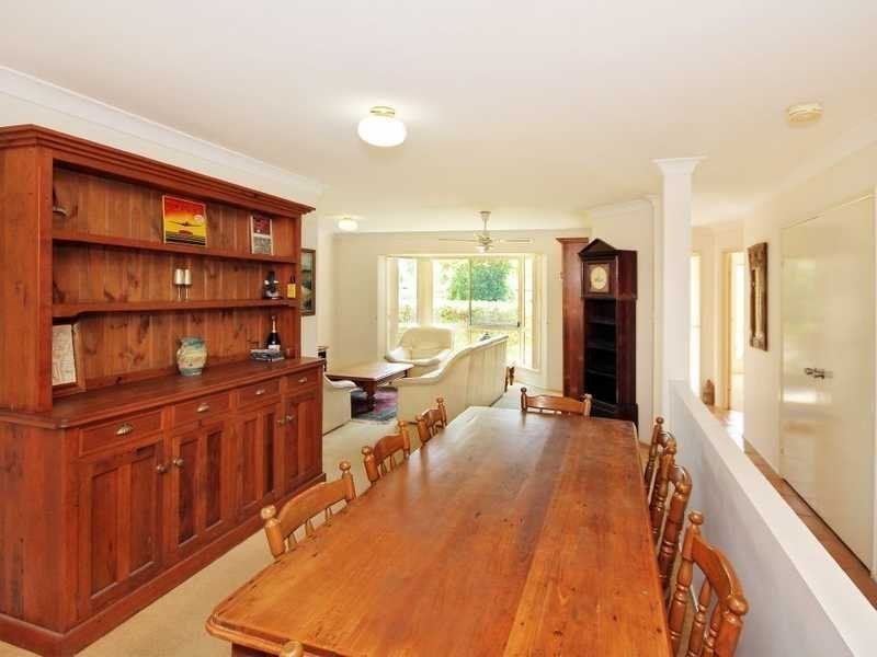 Photo - 27 Wiltshire Drive, Mudgeeraba QLD 4213 - Image 3