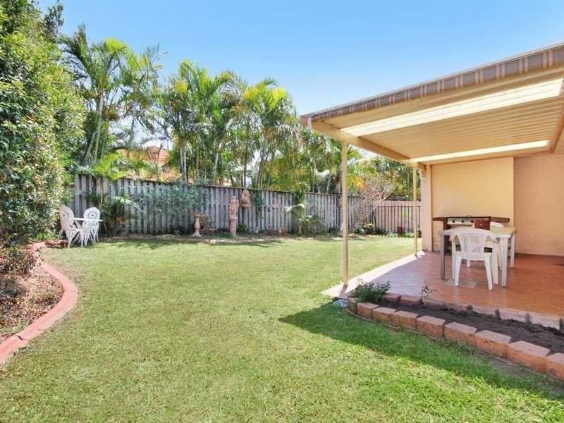 Photo - 27 Wiltshire Drive, Mudgeeraba QLD 4213 - Image 4