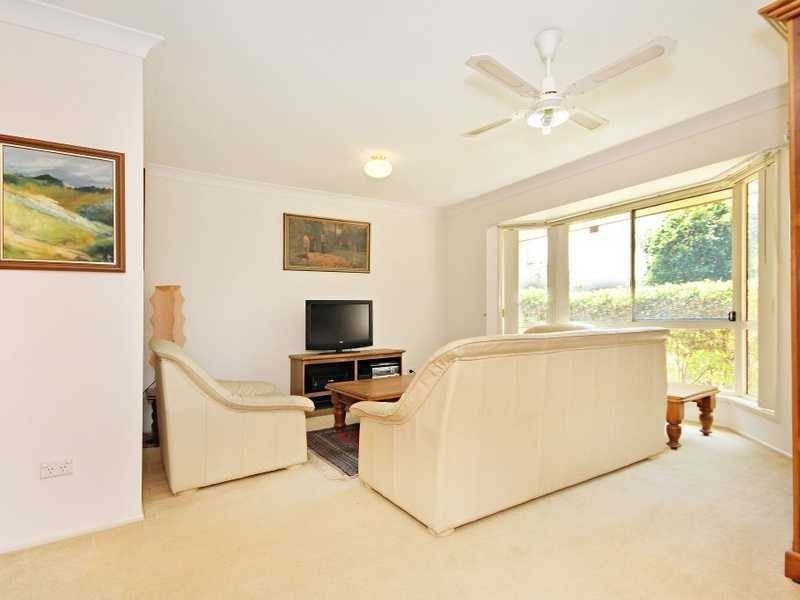 Photo - 27 Wiltshire Drive, Mudgeeraba QLD 4213 - Image 9