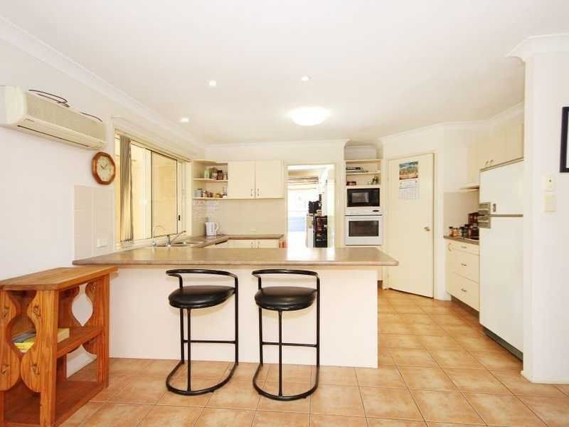 Photo - 27 Wiltshire Drive, Mudgeeraba QLD 4213 - Image 11