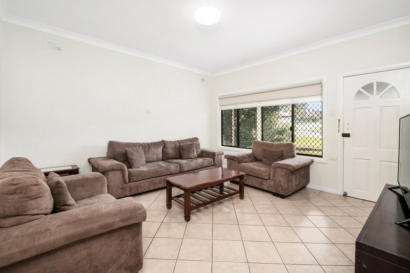 Photo - 27 Winifred Street, Condell Park NSW 2200 - Image 2