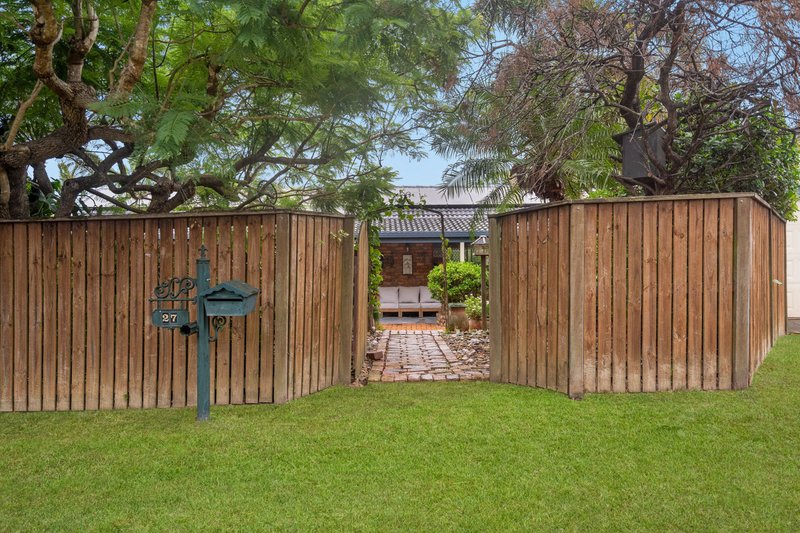 Photo - 27 Winona Street, Shailer Park QLD 4128 - Image 2