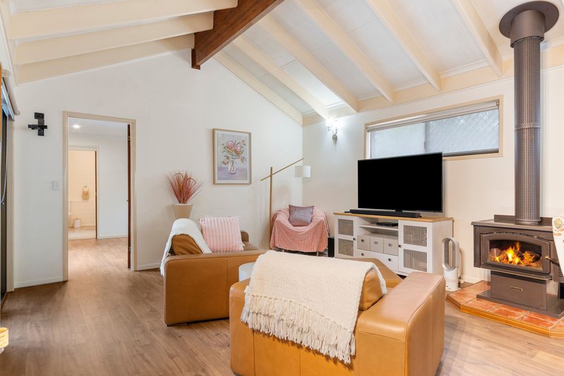 Photo - 27 Winona Street, Shailer Park QLD 4128 - Image 8