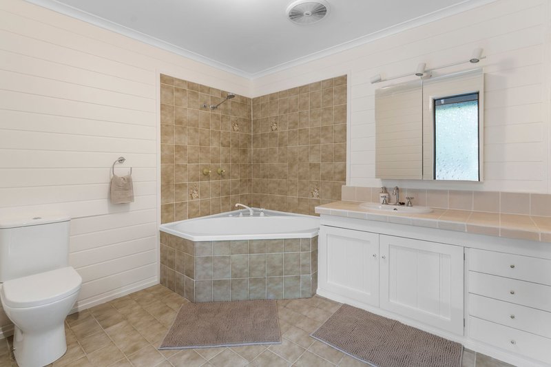 Photo - 27 Winona Street, Shailer Park QLD 4128 - Image 11