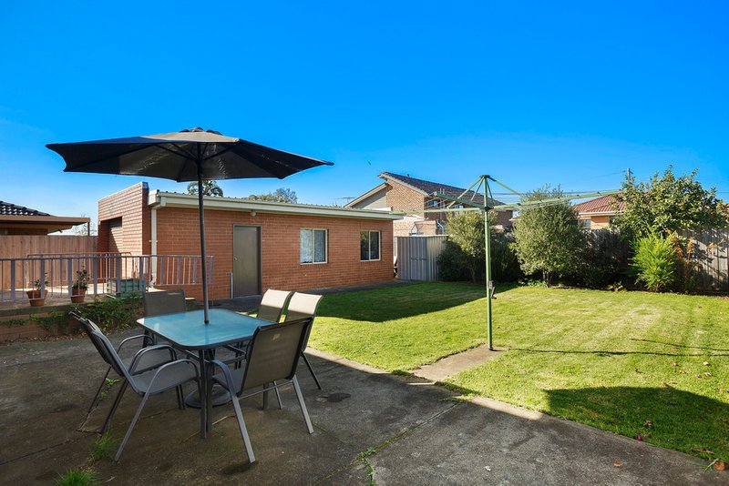 Photo - 27 Winston Street, Lalor VIC 3075 - Image 10