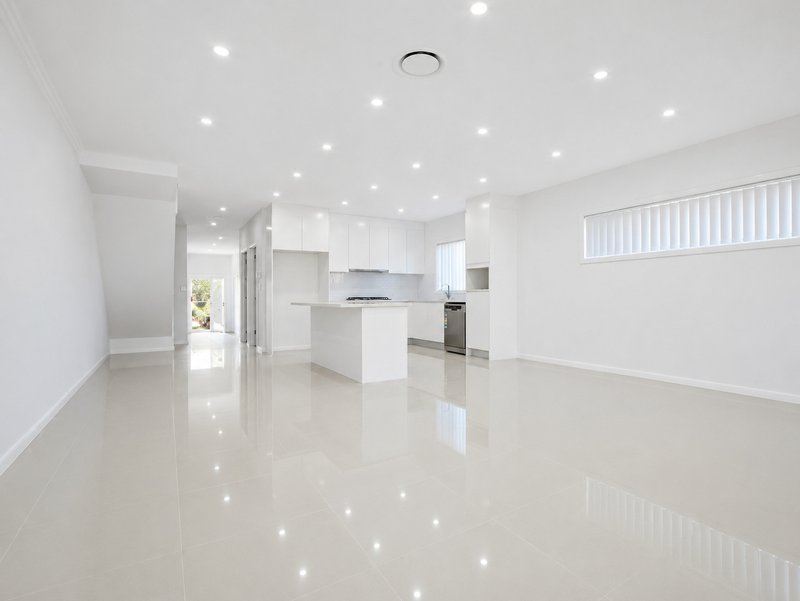 Photo - 27 Wolseley Street, Fairfield NSW 2165 - Image 1