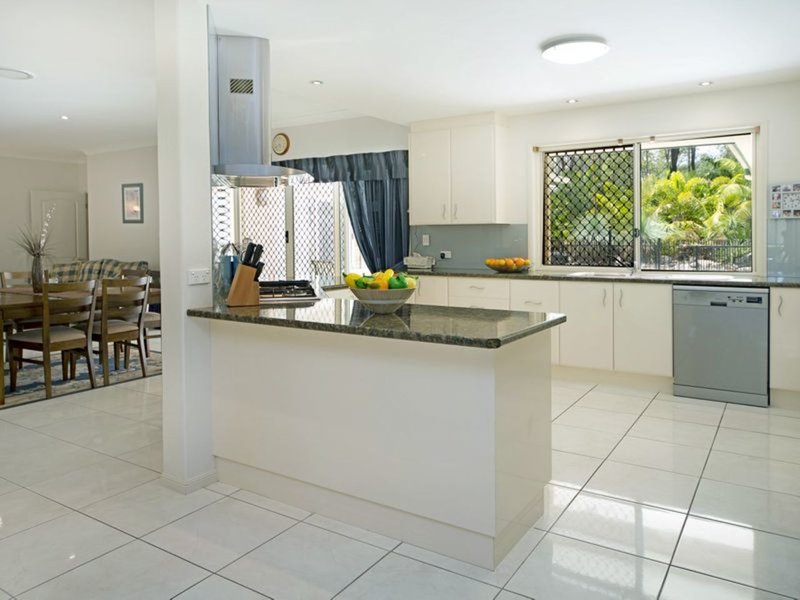 Photo - 27 Woodend Court, Park Ridge QLD 4125 - Image 8