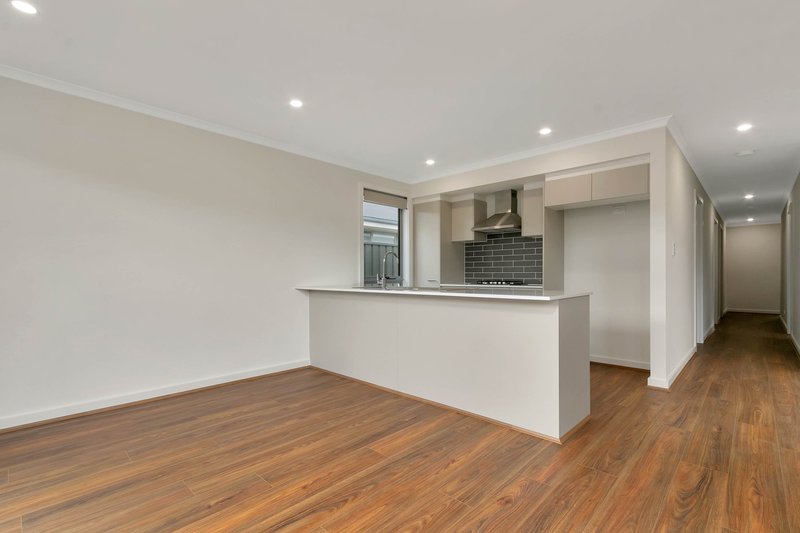 Photo - 27 Woodhall Way, Munno Para Downs SA 5115 - Image 9