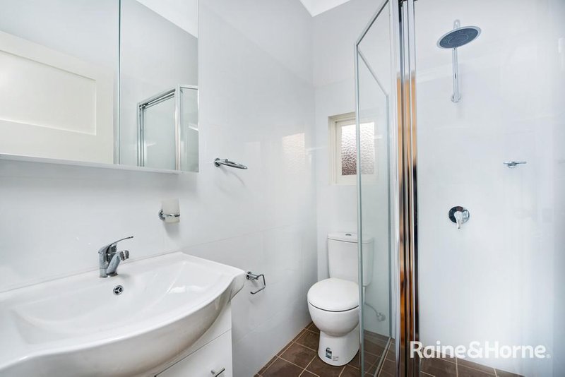 Photo - 27 Woodland Street, Marrickville NSW 2204 - Image 4