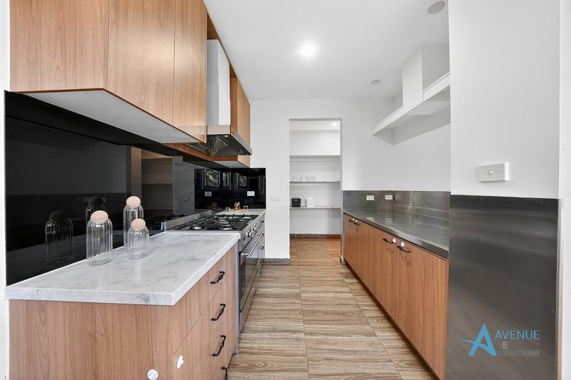 Photo - 27 Woodlea Boulevard, Aintree VIC 3336 - Image 8