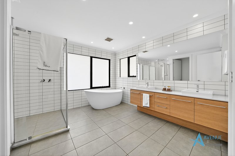 Photo - 27 Woodlea Boulevard, Aintree VIC 3336 - Image 27