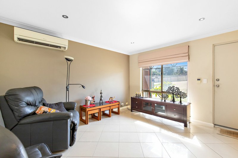 Photo - 27 Woodley Way, Parmelia WA 6167 - Image 4