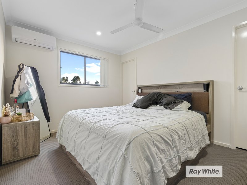 Photo - 27 Woodroffe Crescent, Redbank Plains QLD 4301 - Image 9