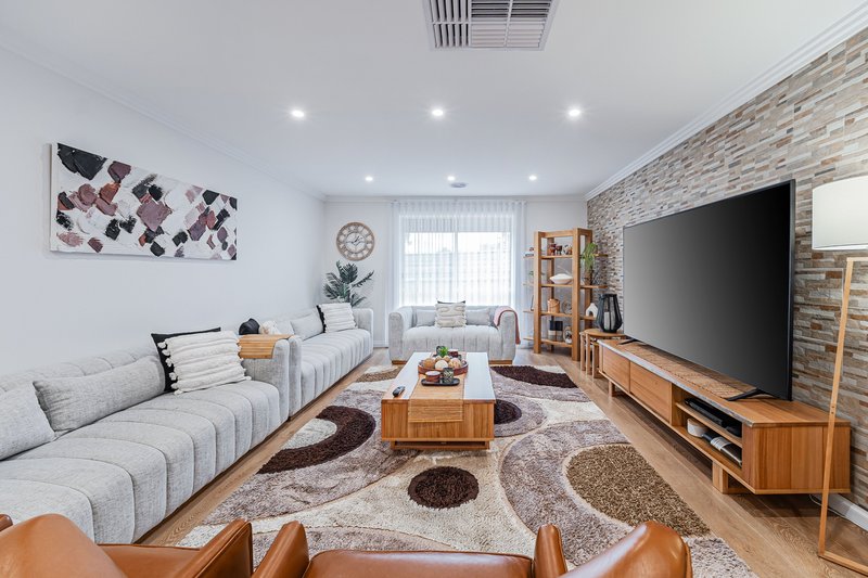 Photo - 27 Woodside Way, Roxburgh Park VIC 3064 - Image 18