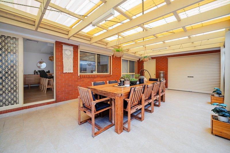 Photo - 27 Woodside Way, Roxburgh Park VIC 3064 - Image 26
