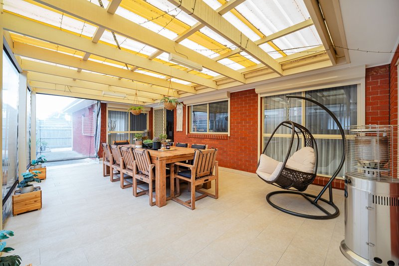 Photo - 27 Woodside Way, Roxburgh Park VIC 3064 - Image 27