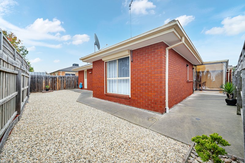 Photo - 27 Woodside Way, Roxburgh Park VIC 3064 - Image 29