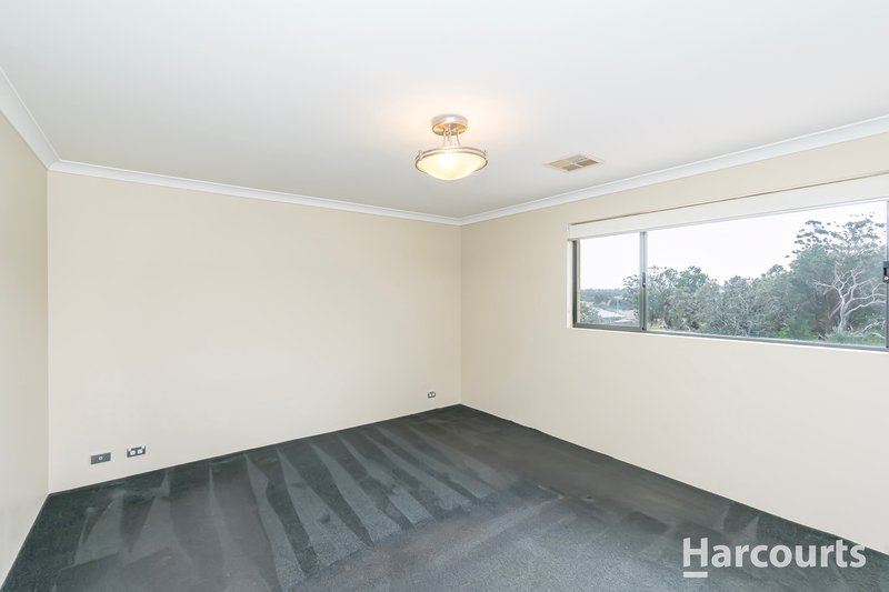 Photo - 27 Woodvale Drive, Woodvale WA 6026 - Image 10