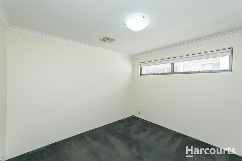 Photo - 27 Woodvale Drive, Woodvale WA 6026 - Image 12