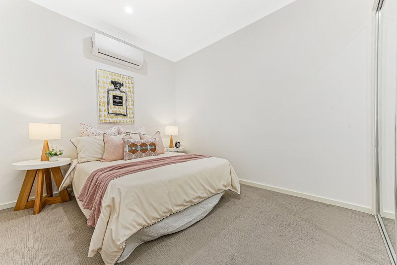 Photo - 2/7 Wordsworth Avenue, Clayton South VIC 3169 - Image 5