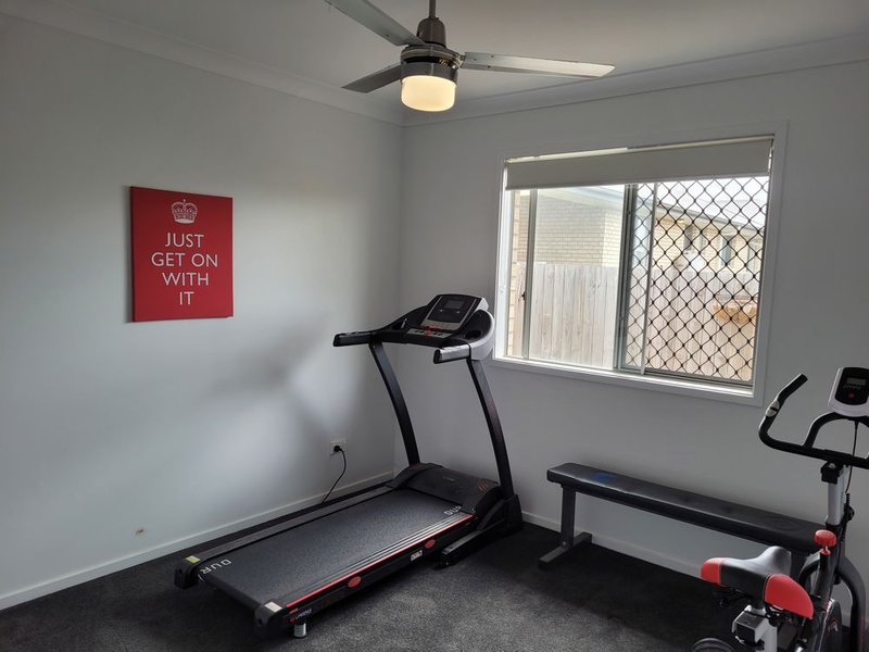 Photo - 27 Wren Street, Redbank Plains QLD 4301 - Image 13