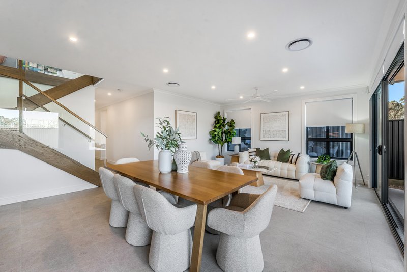 Photo - 27 Yandanooka Street, Austral NSW 2179 - Image 11