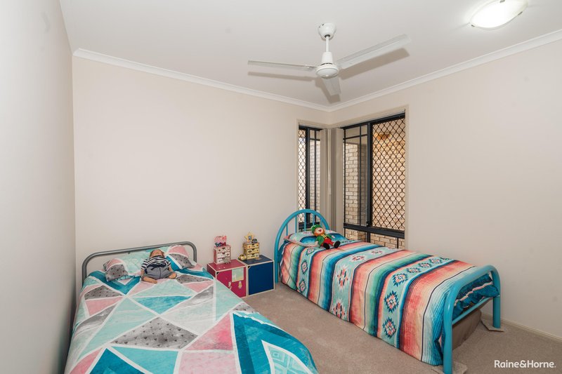 Photo - 27 Yarrilee Circuit, Dundowran QLD 4655 - Image 9