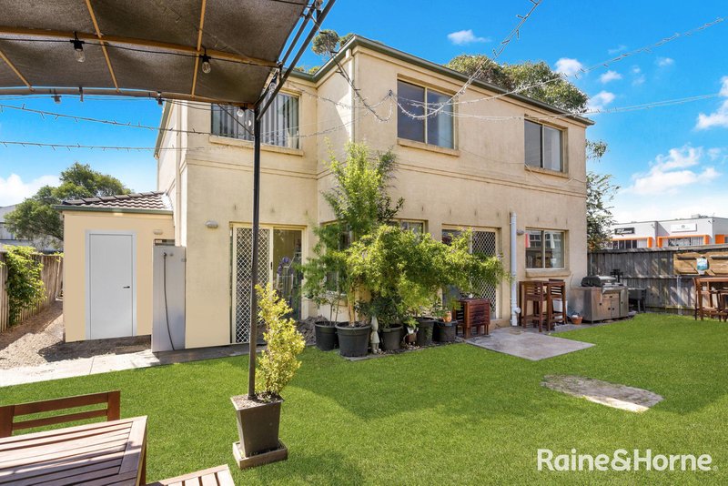 Photo - 27 Yellowgum Avenue, Rouse Hill NSW 2155 - Image 9