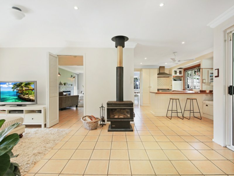 Photo - 27 Yoolantie Crescent, Nerang QLD 4211 - Image 3