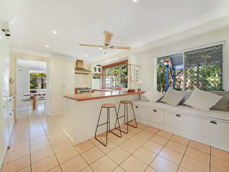 Photo - 27 Yoolantie Crescent, Nerang QLD 4211 - Image 4