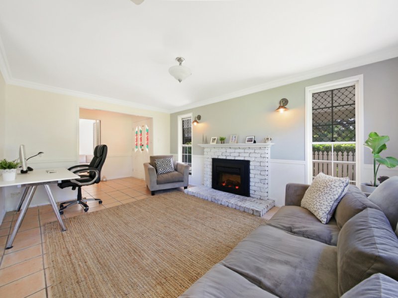 Photo - 27 Yoolantie Crescent, Nerang QLD 4211 - Image 6