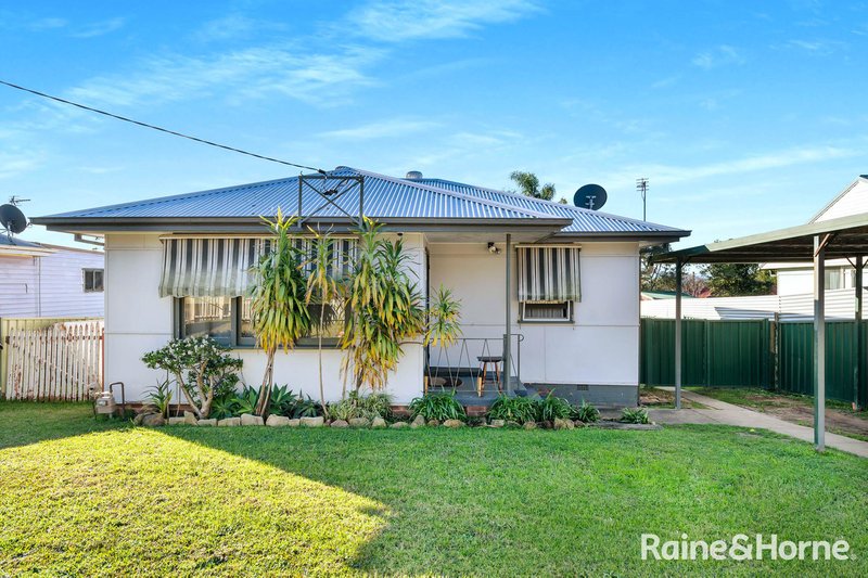 27 Young Avenue, Nowra NSW 2541