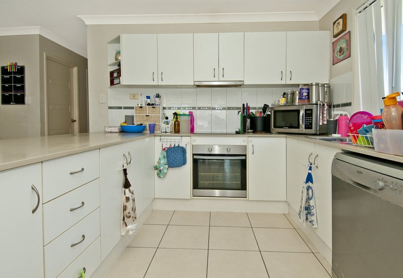 Photo - 27 Zachary St , Eagleby QLD 4207 - Image 3