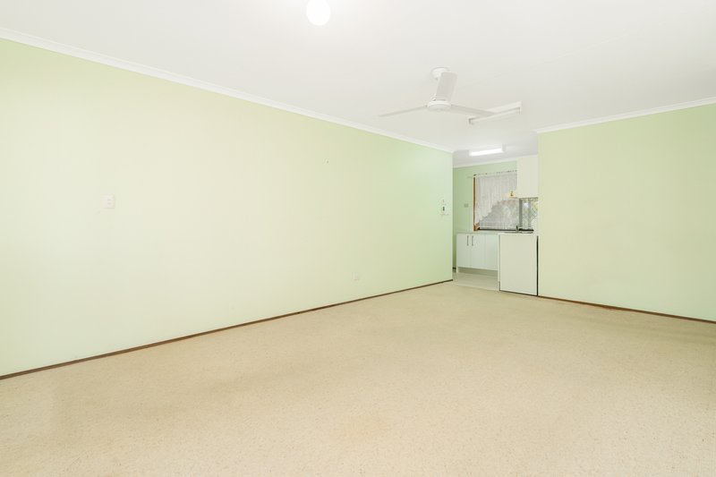 Photo - 2/70 Dorset Drive, Rochedale South QLD 4123 - Image 11