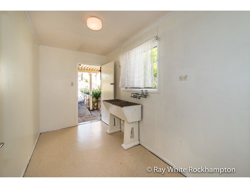 Photo - 270 Farm Street, Kawana QLD 4701 - Image 11