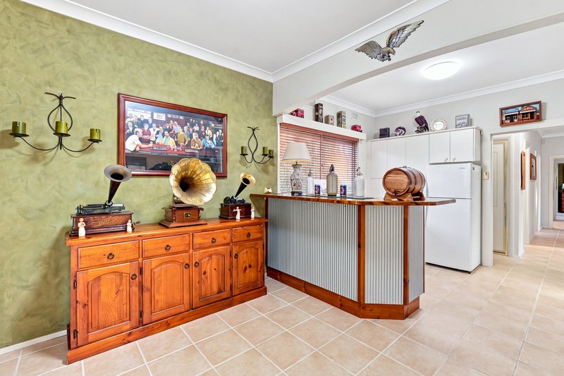 Photo - 270 Pacific Highway, Ourimbah NSW 2258 - Image 12