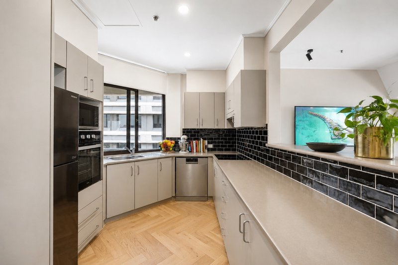 Photo - 2702/185-211 Liverpool Street, Sydney NSW 2000 - Image 8