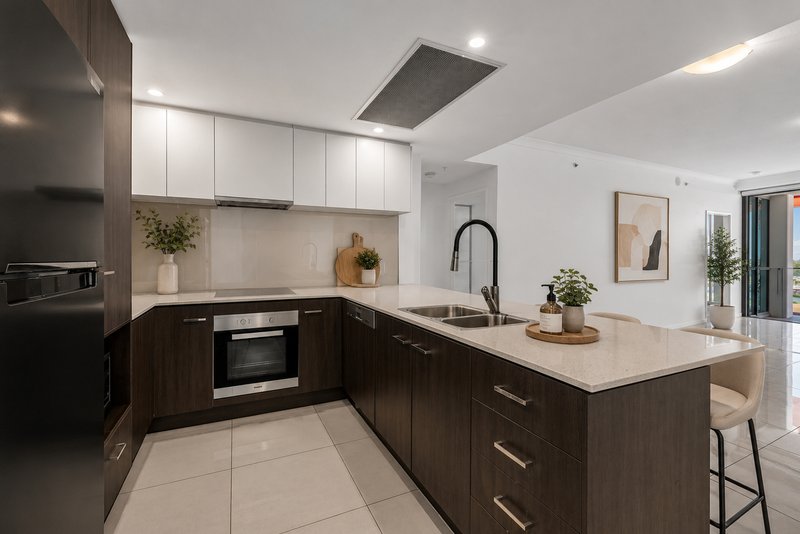Photo - 2703/25 East Quay Drive, Biggera Waters QLD 4216 - Image 3