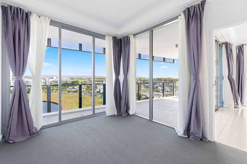 Photo - 2704/25-31 East Quay Drive, Biggera Waters QLD 4216 - Image 8
