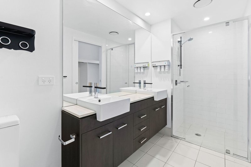 Photo - 2704/25-31 East Quay Drive, Biggera Waters QLD 4216 - Image 10