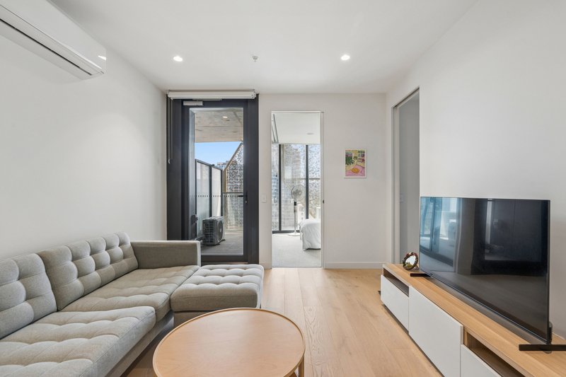 Photo - 2706/17 Austin Street, Adelaide SA 5000 - Image 2