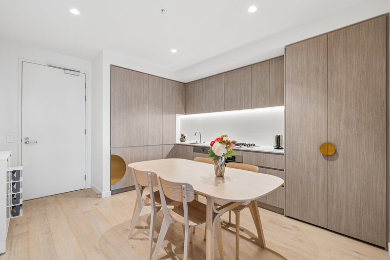 Photo - 2706/17 Austin Street, Adelaide SA 5000 - Image 3