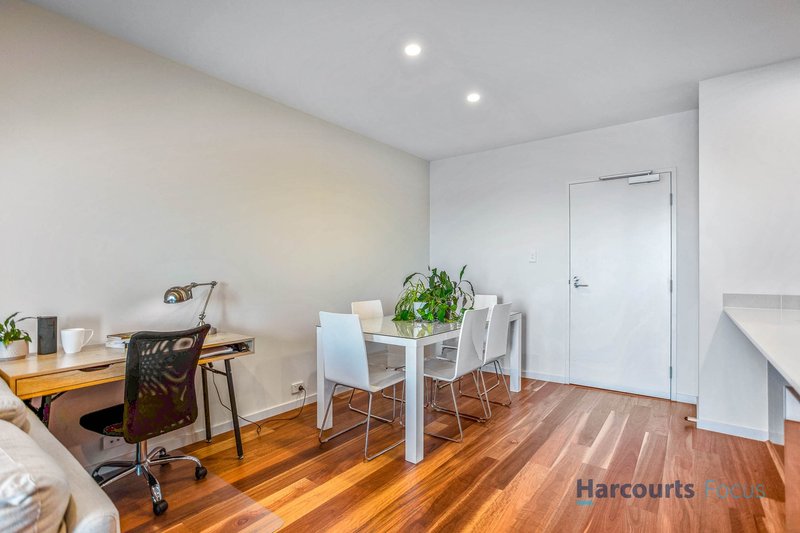 Photo - 2706/63 Adelaide Terrace, East Perth WA 6004 - Image 3