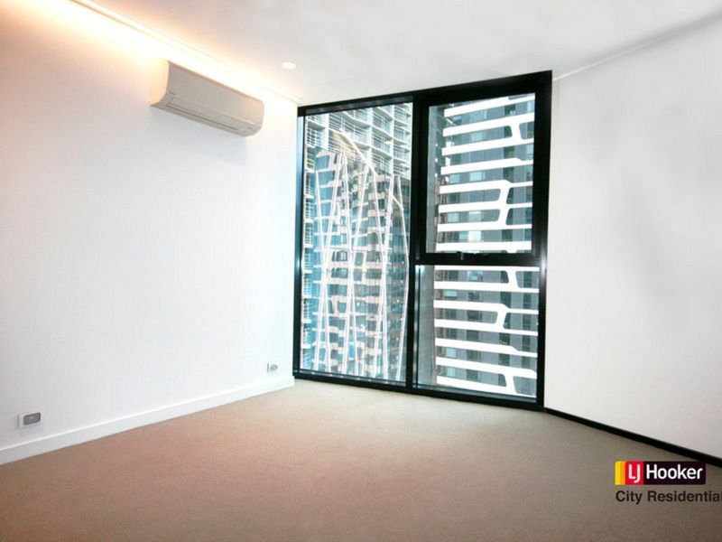Photo - 2707/442 Elizabeth Street, Melbourne VIC 3000 - Image 2