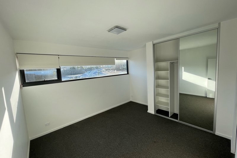 Photo - 2/71 Auburn Street, Wollongong NSW 2500 - Image 4