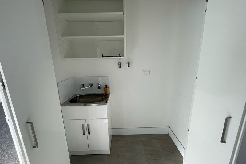 Photo - 2/71 Auburn Street, Wollongong NSW 2500 - Image 7