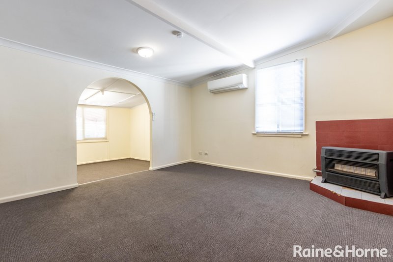 Photo - 271 Brilliant Street, Bathurst NSW 2795 - Image 3