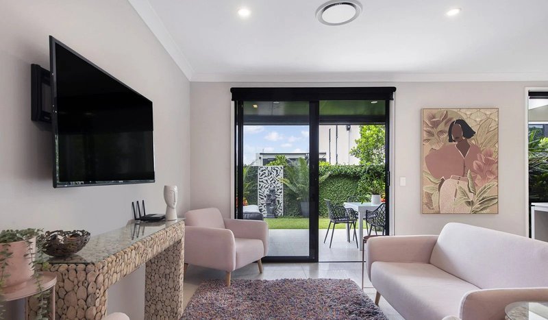 Photo - 27/1 Citron Crescent, Helensvale QLD 4212 - Image 5